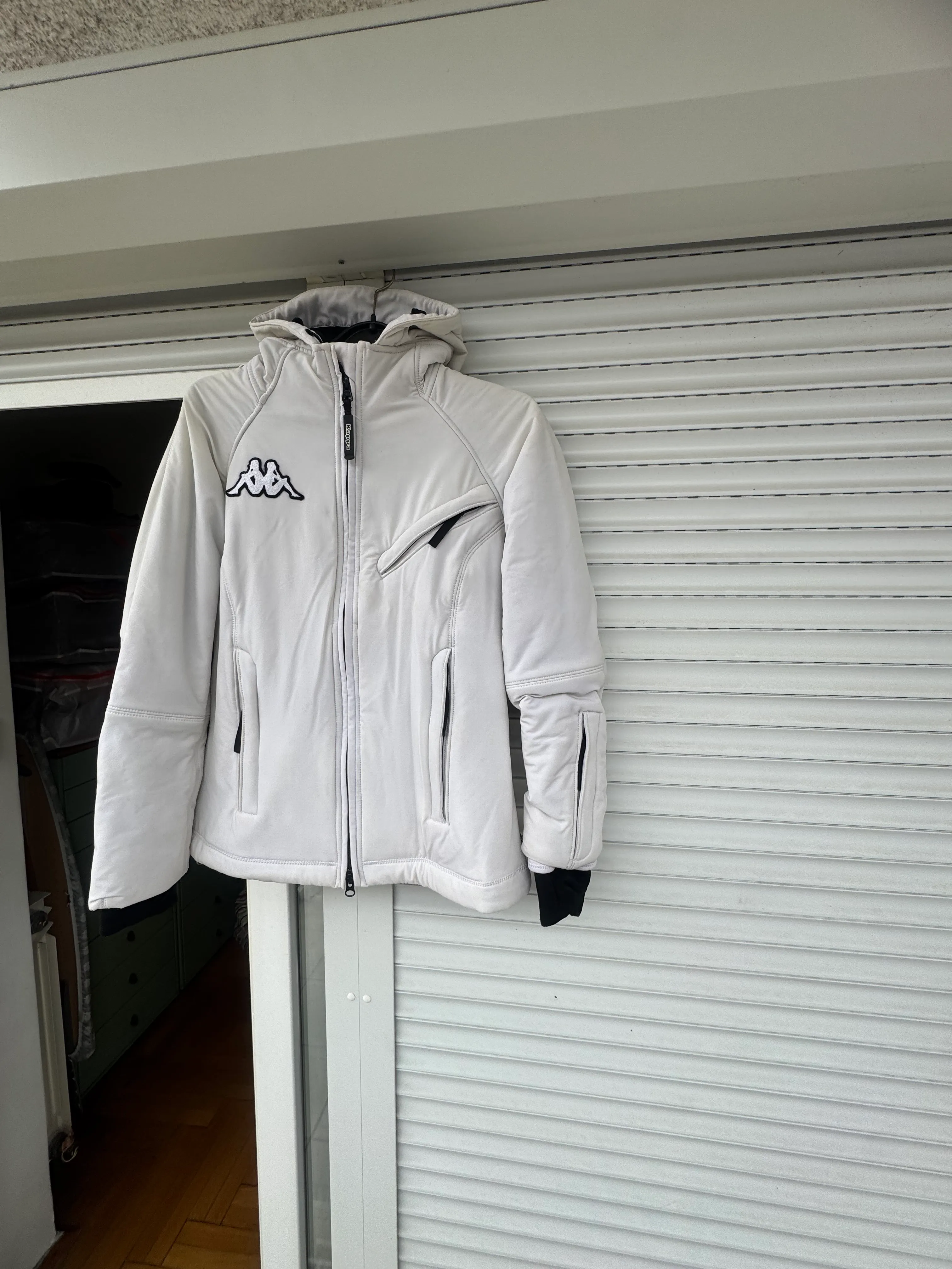 Vindijakne i hlače - cover