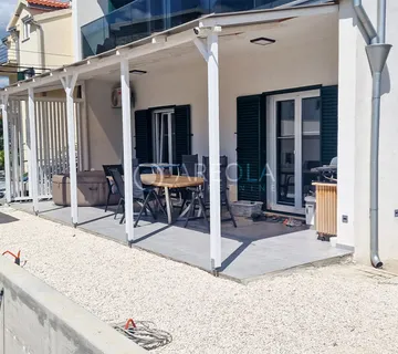 KAŠTEL KAMBELOVAC - Namješten trosoban stan - DUGOROČNO! - cover