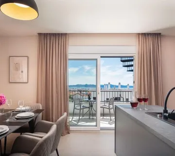 ZADAR! DUGOROČNI NAJAM, LUKSUZAN 3-SOBAN STAN, KROVNA TERASA, JACUZZI - cover