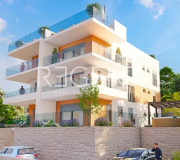 Trogir, Okrug Gornji – Dvosoban penthouse s krovnom terasom - cover
