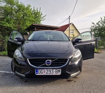 Hitno... Volvo V40, 2015 g. 123000 km, reg 12/25 - cover