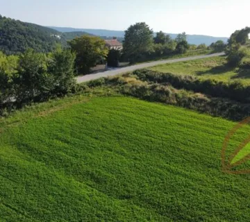 Istra, Oprtalj – Građevinsko zemljište s dozvolom i pogledom - cover