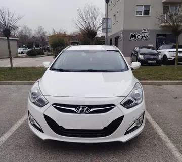 Hyundai I40 cw - cover