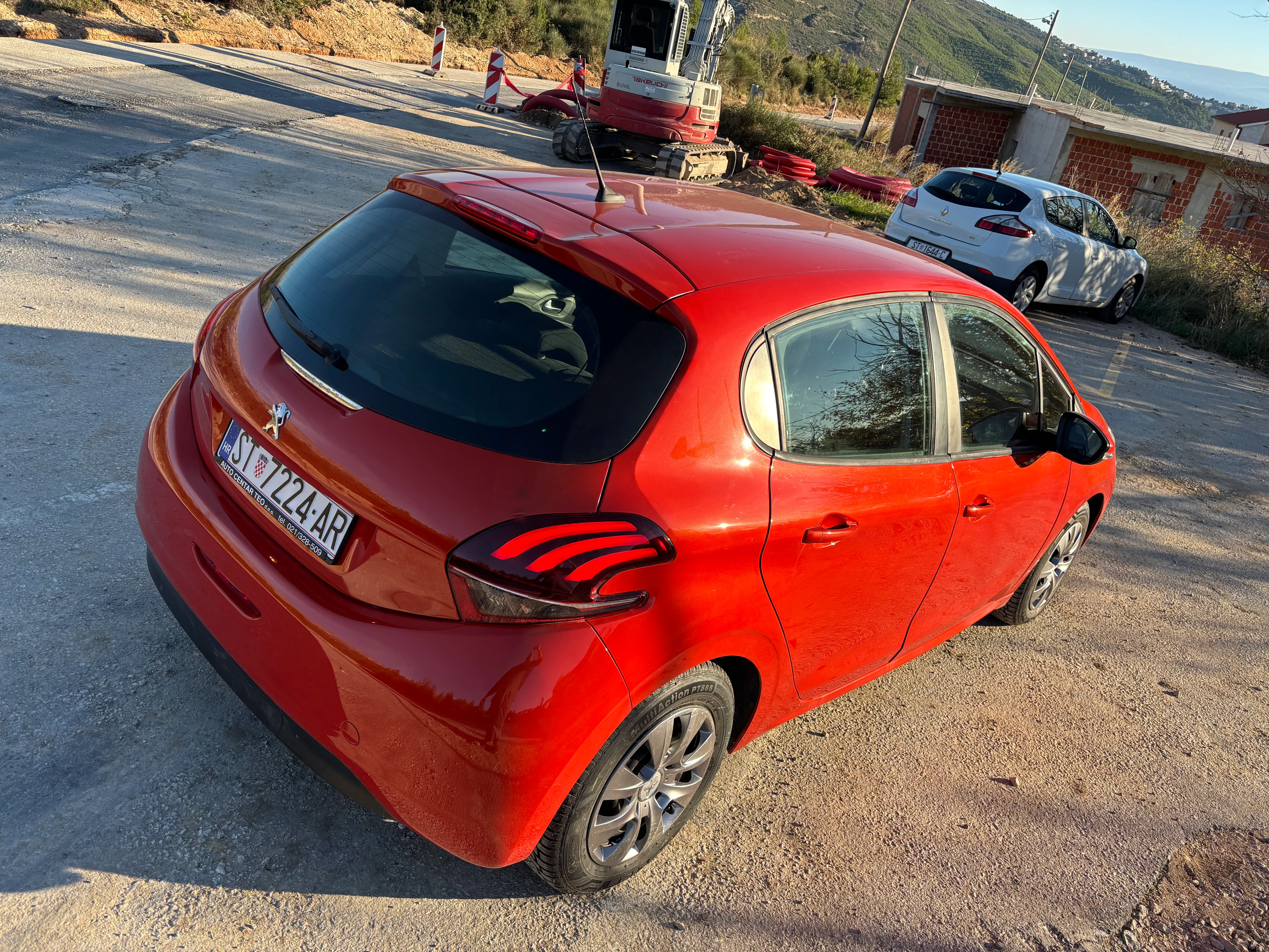 Peugeot 208 1.5hdi - cover