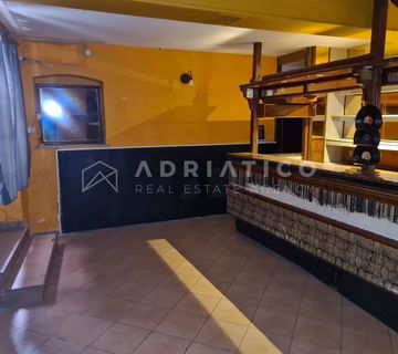 Rovinj, poslovni prostor u samom centru, 50m od mora - cover