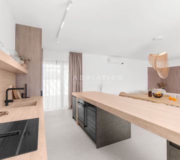 Atraktivna kuća u luksuznom naselju u blizini Poreč - cover