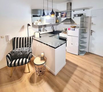 Rovinj, renoviran jednosobni stan u mirnom dijelu - cover