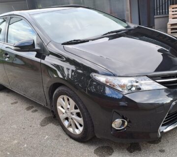 Toyota Auris 1.4 d4d - cover