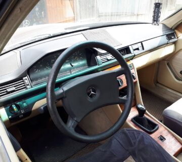 mercedes w124 200D - cover