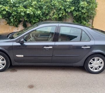 Renault Laguna 2,3.0 V6,152 kw,2005 god - cover