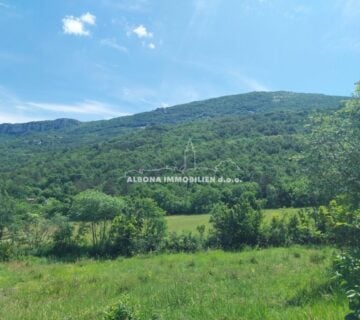 Prostrana građevinska zemljišta okružena zelenilom sa pogledom na Učku - cover