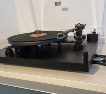 Gramofom Pro-Ject 6 - cover