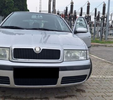 Škoda octavia 1.6 MPI klima, nije uvoz, nije lupana, malo km 2950e - cover