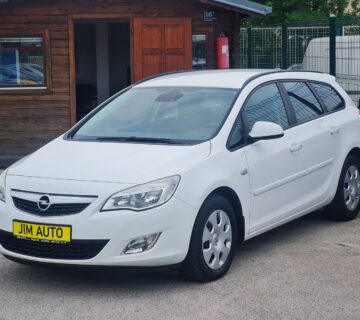 Opel Astra Karavan Sports 1,7 CDTI, 110 ks, servisi, samo 71.000 km - cover