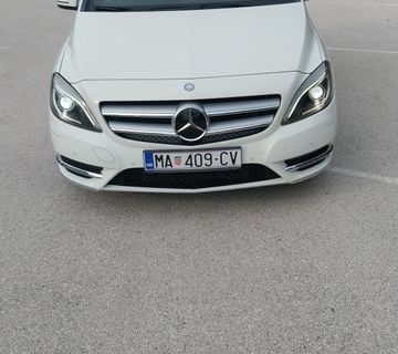 Mercedes B clasa 180cdi Sport KAO NOV reg cij god 12/2025 - cover