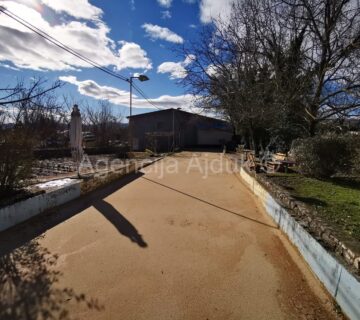 Imotski poslovni objekt 635 m2 sa zemljištem 1950 m2 - cover