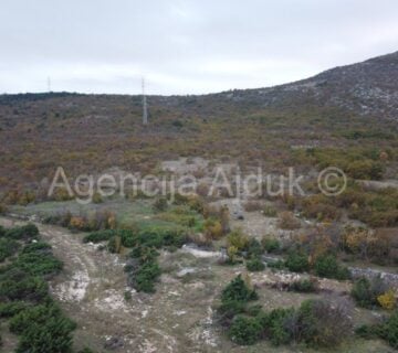 Klis Konjsko građevinsko zemljište 82650 m2 - povoljno - cover