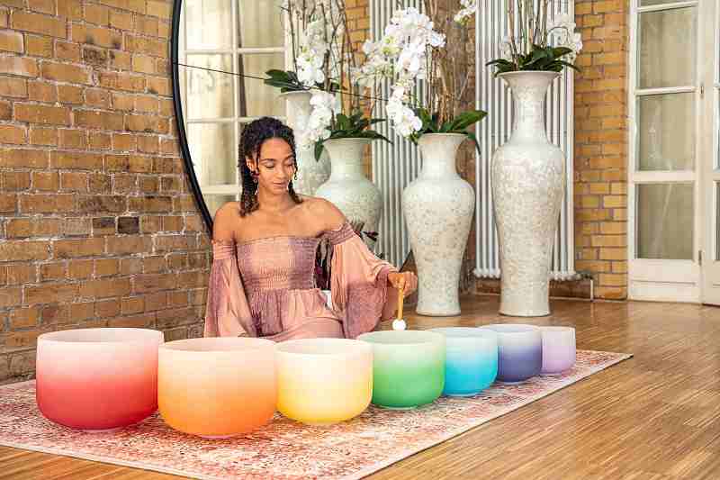22719-1_meinl-sonic-energy-chakra-set-kristalovych-farebnych-mis-podla-tonov-cakier-7-ks-440-hz-6