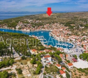 Milna otok Brač 2931 m2 poljoprivredno zemljište 1200m od mora - cover