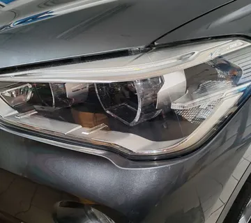 BMW X1 sDrive18d X line - cover