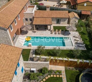 Istra, Kanfanar, komplex  prekrasnih kamenih kuća 1561 m2 na velikoj okućnici - cover
