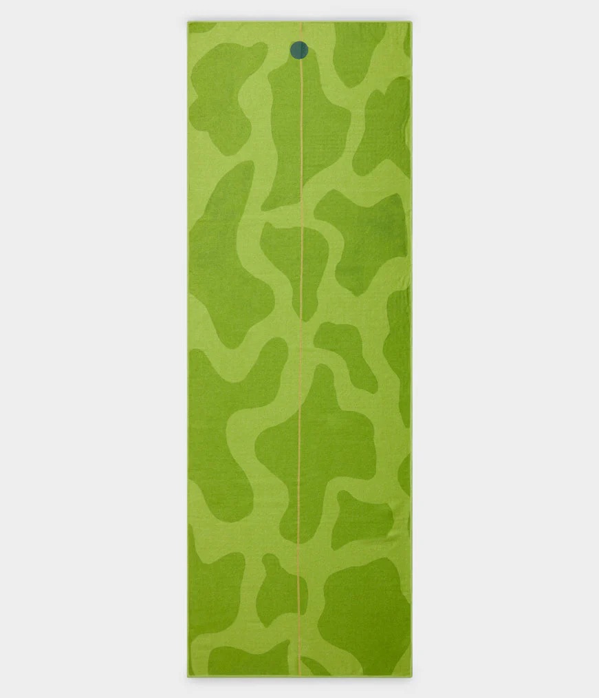 23402-10_manduka-yogitoes-premium-protismykovy-uterak-na-jogu-180-x-61-cm-farba-midnight-tmavomodra