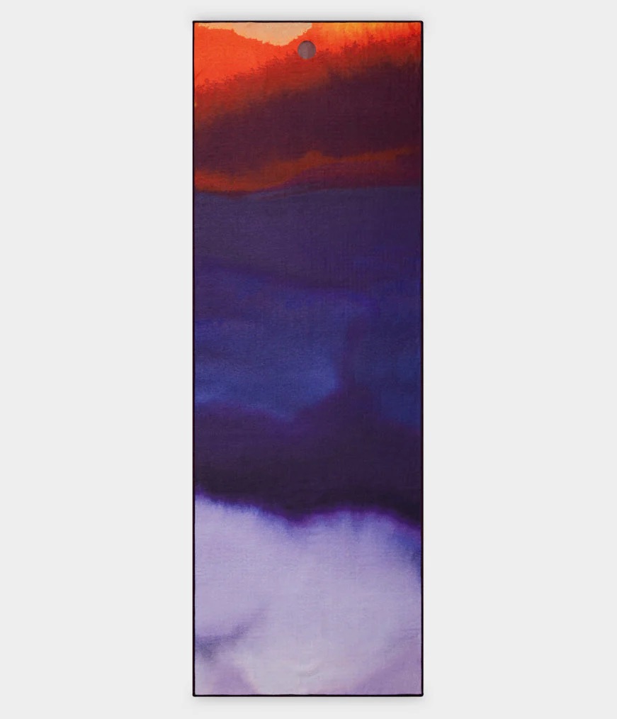 23402-11_manduka-yogitoes-premium-protismykovy-uterak-na-jogu-180-x-61-cm-farba-midnight-tmavomodra