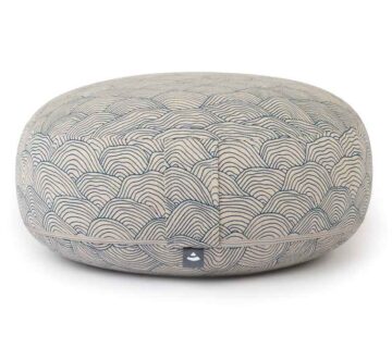 Bodhi Yoga Bodhi BIG RONDO jastuk za meditaciju Classic LAHARI 38,5 x 18,5 cm punjenje od pira Boja: plava - cover