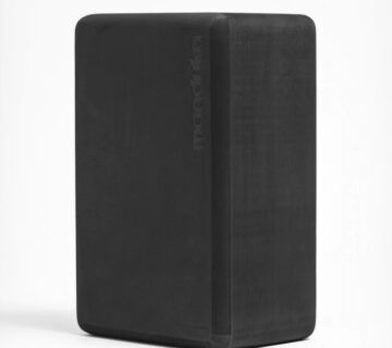 Manduka blok za jogu od reciklirane pjene 23x15x10 cm Boja: Thunder (siva) - cover