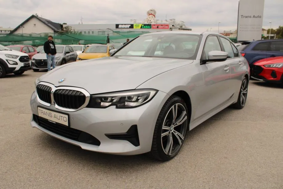 BMW serija 3 320d xDrive AUTOMATIK *LED, NAVIGACIJA, HARMAN KARDON* - cover