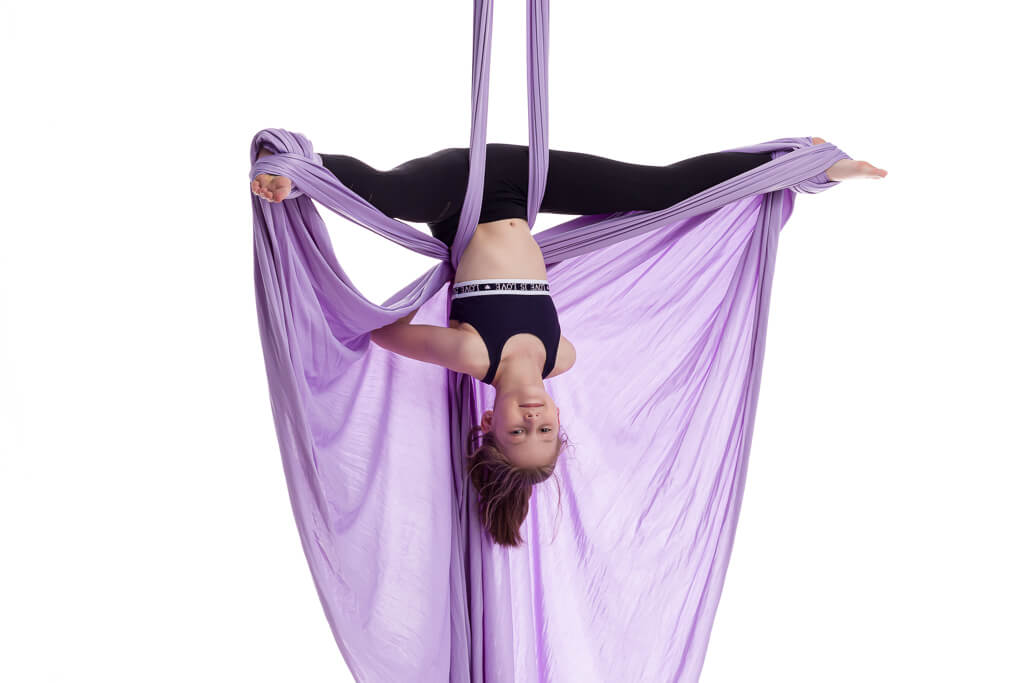 25854-10_aerial-yoga-just-perfect-set-suprava-siete-a-karabiny-na-fly-fit-a-aerial-vhodna-aj-pre-deti-7-m-farba-cierna