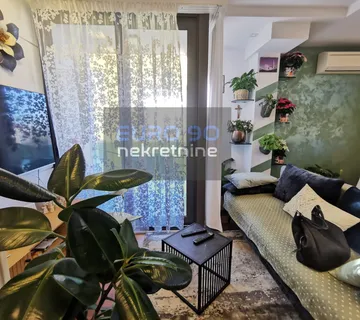 ZADAR-MOCIRE/BORIK-LIJEPO UREĐEN I NAMJEŠTEN DVOSOBAN STAN,47 M2,1.KAT - cover