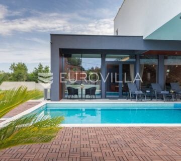 Istra, okolica Pule, novogradnja vrhunska Villa s bazenom 460 m do mora - cover