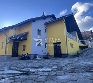 Fužine, obiteljska kuća površine 150 m² s prostranim dvorištem - cover