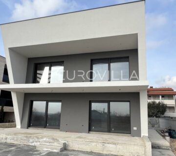 Istra, Medulin kuća s bazenom nedovršena, pogled na more - cover