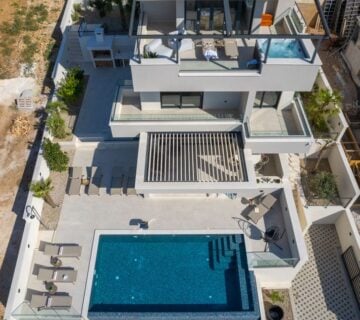 Vila na prodaju Podstrana centar (Podstrana) - SPLIT PODSTRANA LUX VILLA S BAZENOM I PANORAMSKIM POGLEDOM 355 M2, € 1.890.000, 355 m² - cover