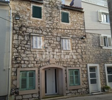 Vodice - stan u centru /dva apartmana 128 m2 - cover