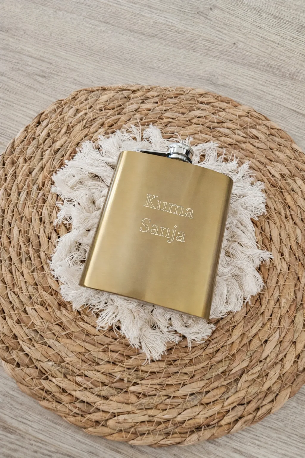 Pljoska (zlatna) - cover