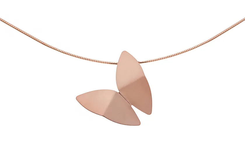 Leptir ogrlica Omega - cover