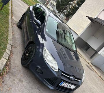 Ford focus karavan 2013 - cover
