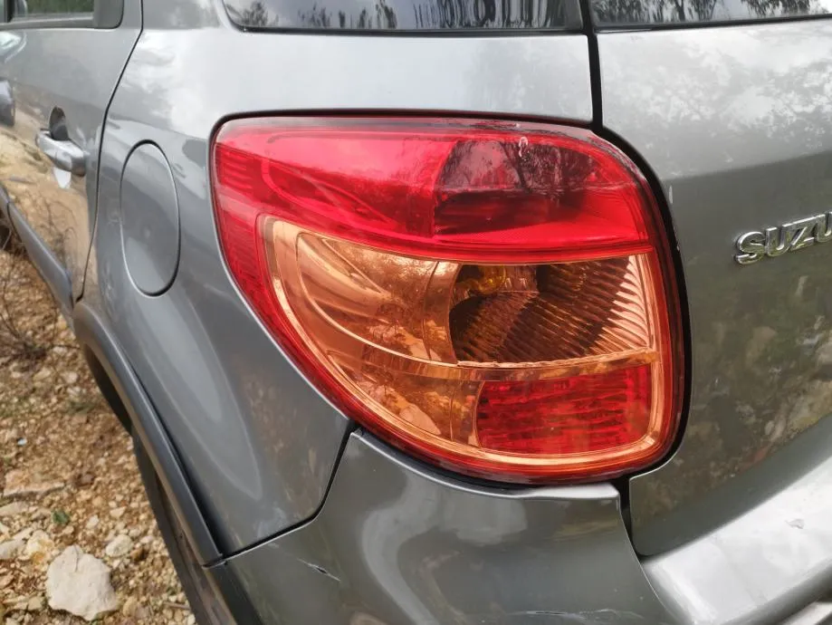 SUZUKI SX4 ZADNJE LAMPE - cover