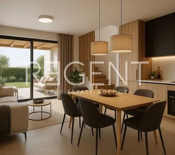 Kaštela, Kaštel Stari – trosoban dvoetažni stan s vrtom - cover