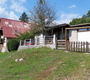 Mlakva - kuća 500 m2 sa zemljištem 3000 m2 za odmor - cover