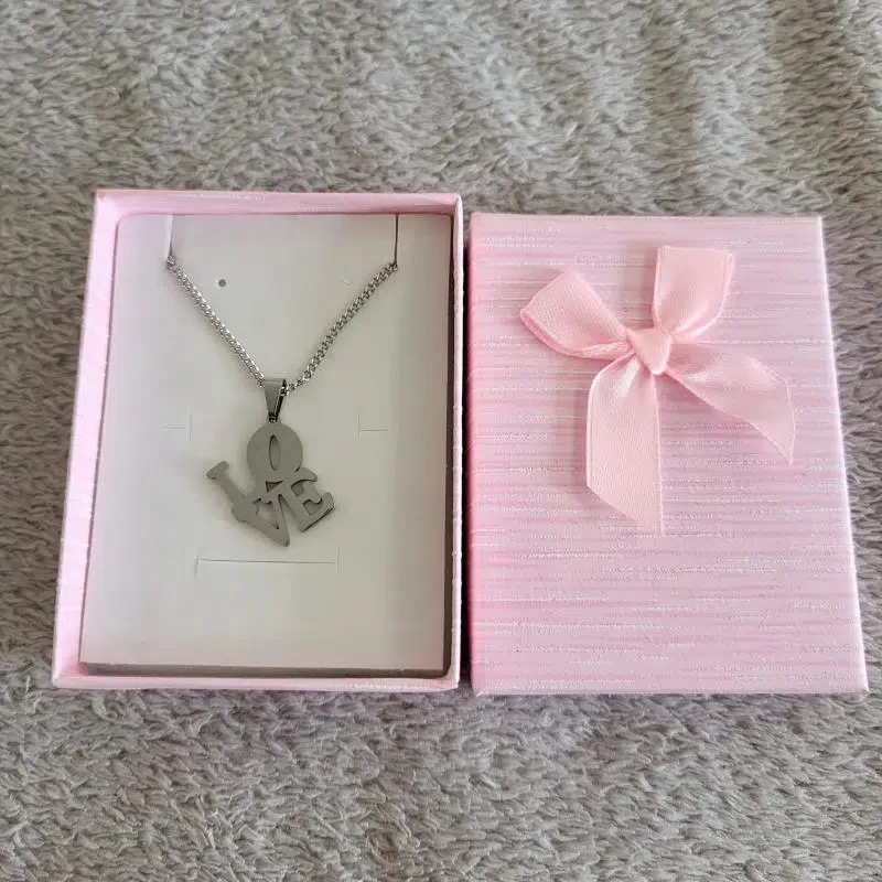 Lančić “LOVE” - cover