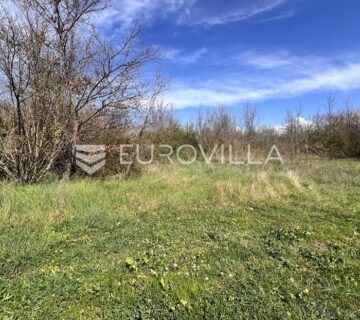 Istra, Loborika - 2796 m2 zemljišta uz prometnicu - cover