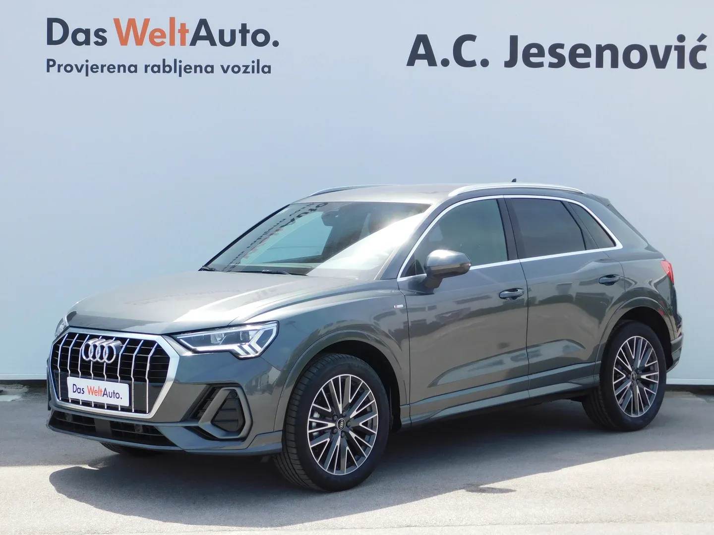 Audi Q3 35TDI S tr S line+ - cover