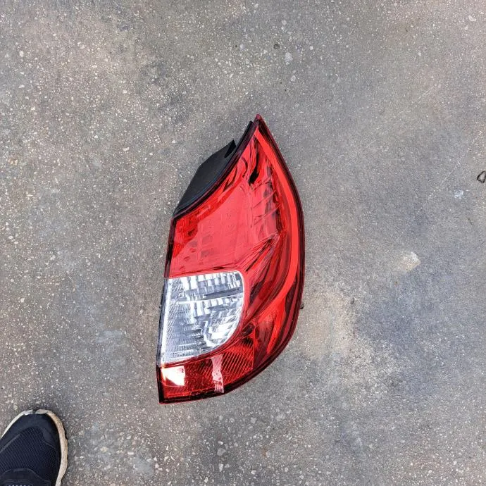 RENAULT SCENIC 2 REDIZAJN 2007 ZADNJA DESNA LAMPA - cover