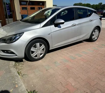 Opel Astra 1,0 - cover
