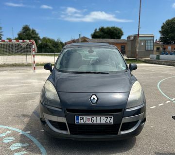 Renault Scenic 1,6 130 KS - cover