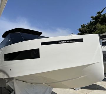 De Antonio Yachts D28 Cruiser - cover